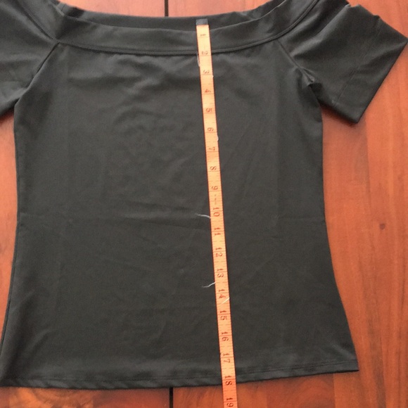 NWOT Tuckernuck black short sleeve off shoulder top M - Picture 8 of 12